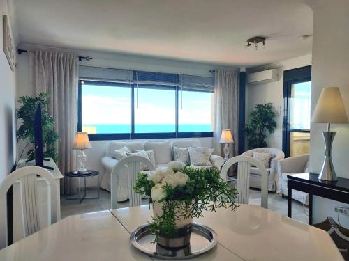 Lujoso Atico Con Vistas Al Mar Piscina Parking — Fuengirola