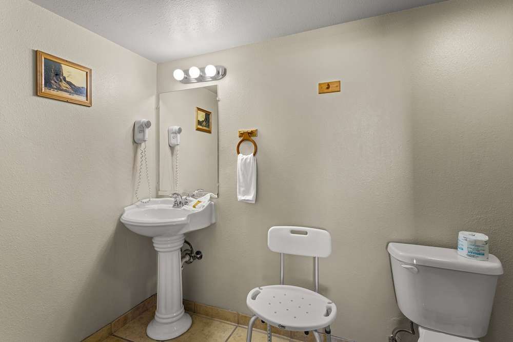 Americas Best Value Inn Gallup - photo 21
