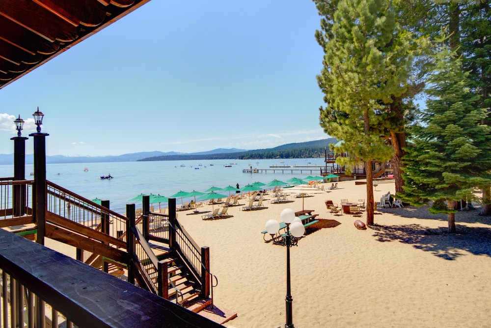 Mourelatos Lakeshore Resort - photo 44