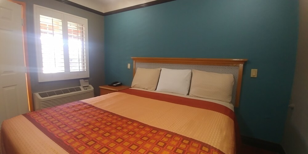 Travel Eagle Inn Motel - photo 8