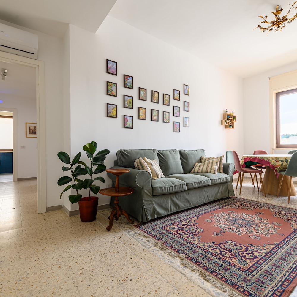 Via Coriolano 8 — 4-Star Luxury Hotel in Naples, Italy