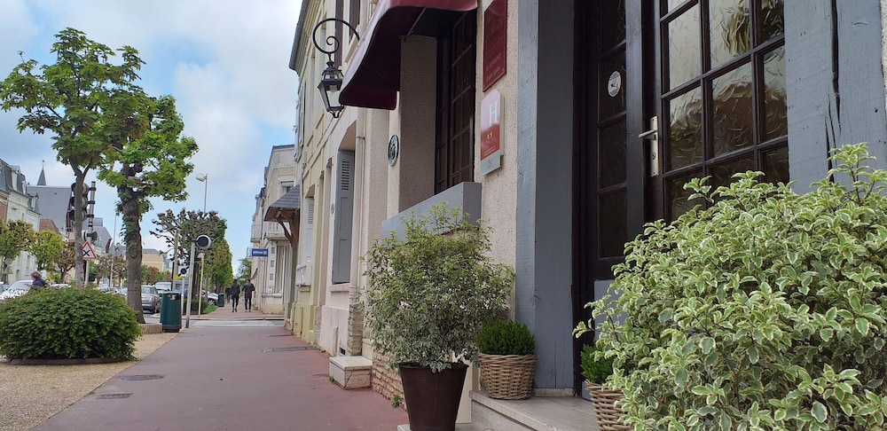 Hôtel Le Chantilly in Deauville, France