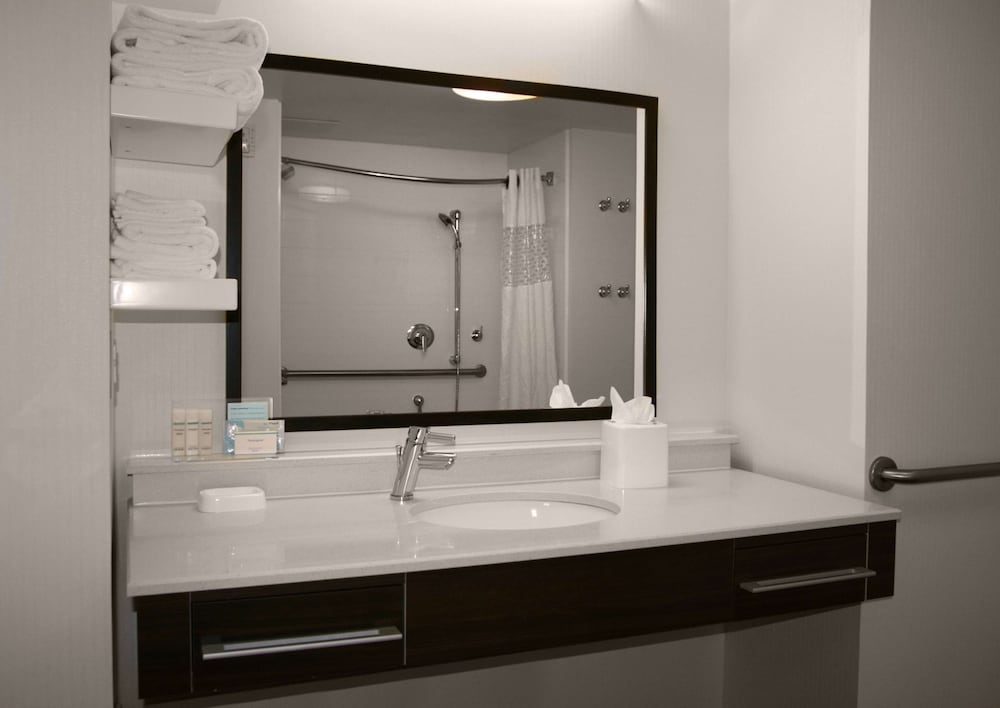 Hampton Inn & Suites Charlotte Pineville - photo 21