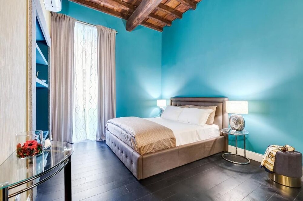 Premium Private Suites — 4-Star Luxury Hotel in Rome, Italy