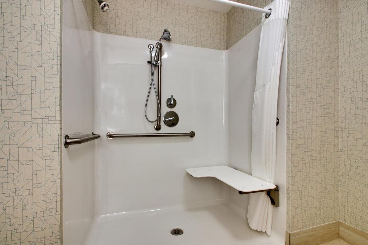 Holiday Inn Express & Suites Mt Sterling North by IHG - photo 87