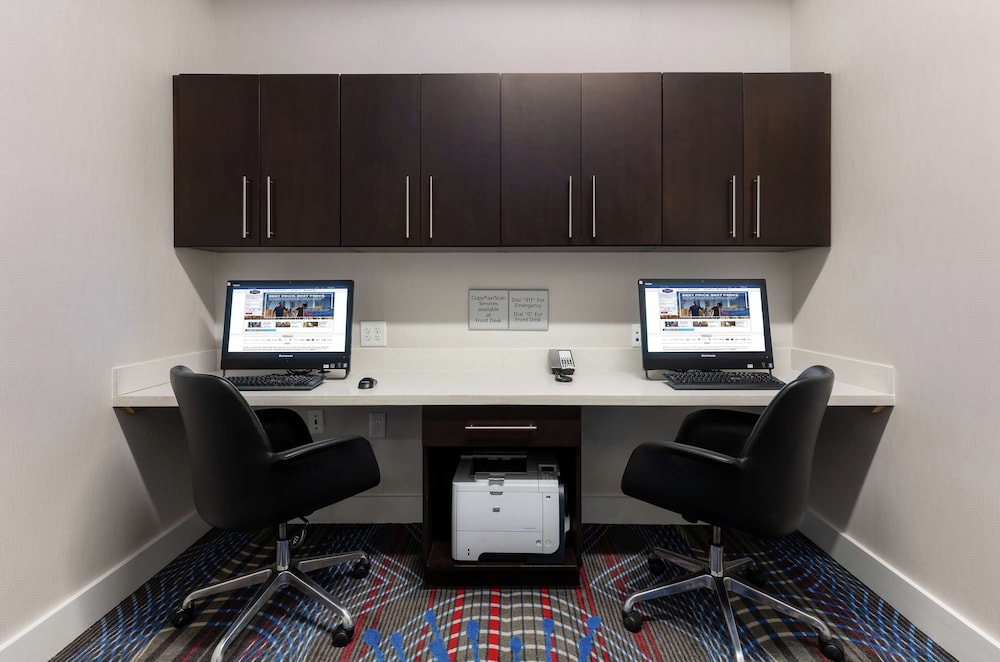 Hampton Inn Emerson LakePoint - photo 28