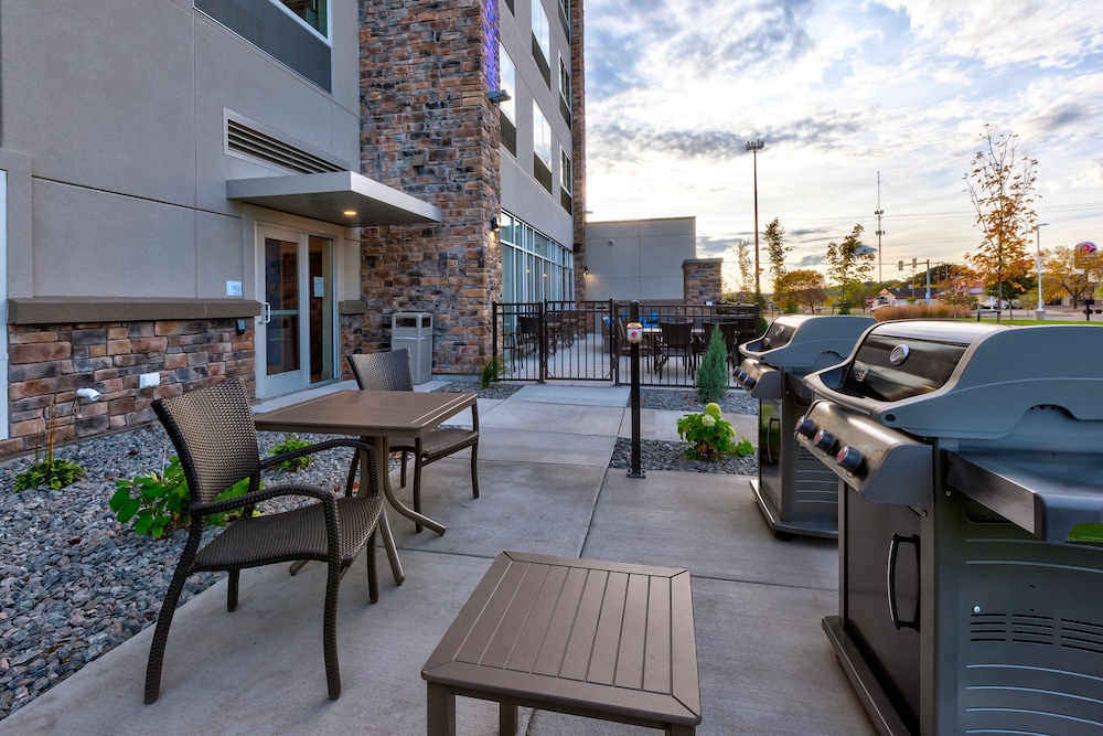 Holiday Inn Express Eau Claire West I 94 by IHG - photo 44