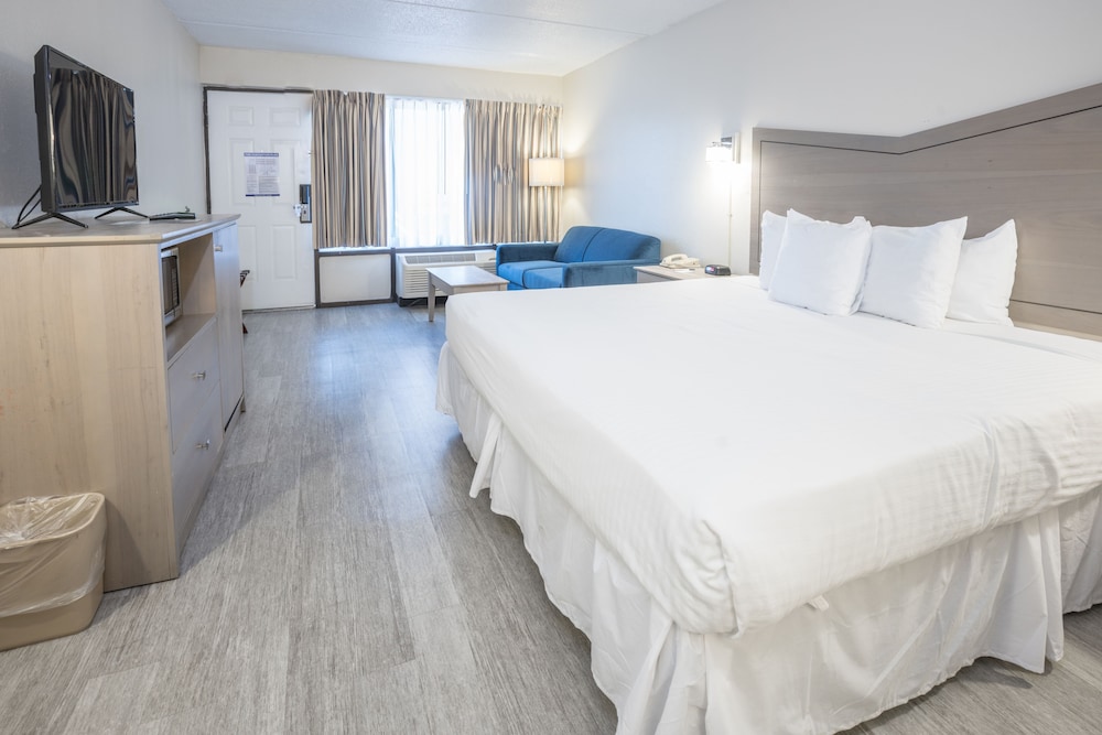 Ocean Coast Hotel At The Beach - photo 20