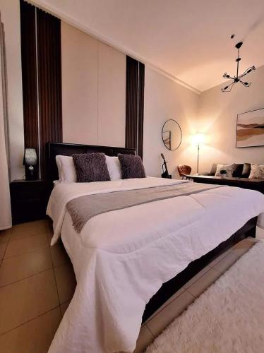 Hills Residences by JuJu Staycation — 4-Star Luxury Hotel in Manila, Philippines