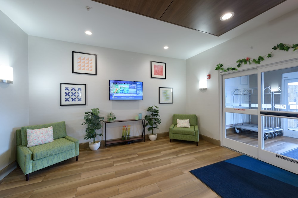 Holiday Inn Express & Suites Jamestown by IHG - photo 2