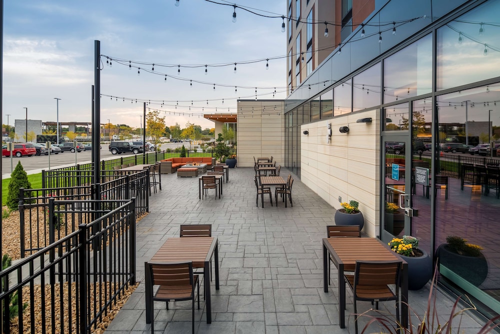 Hilton Garden Inn Milwaukee Brookfield Conference Center WI - photo 31