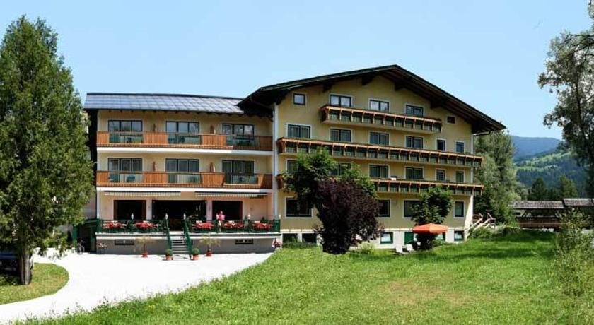 Sport Familienhotel Barenwirt — Aich