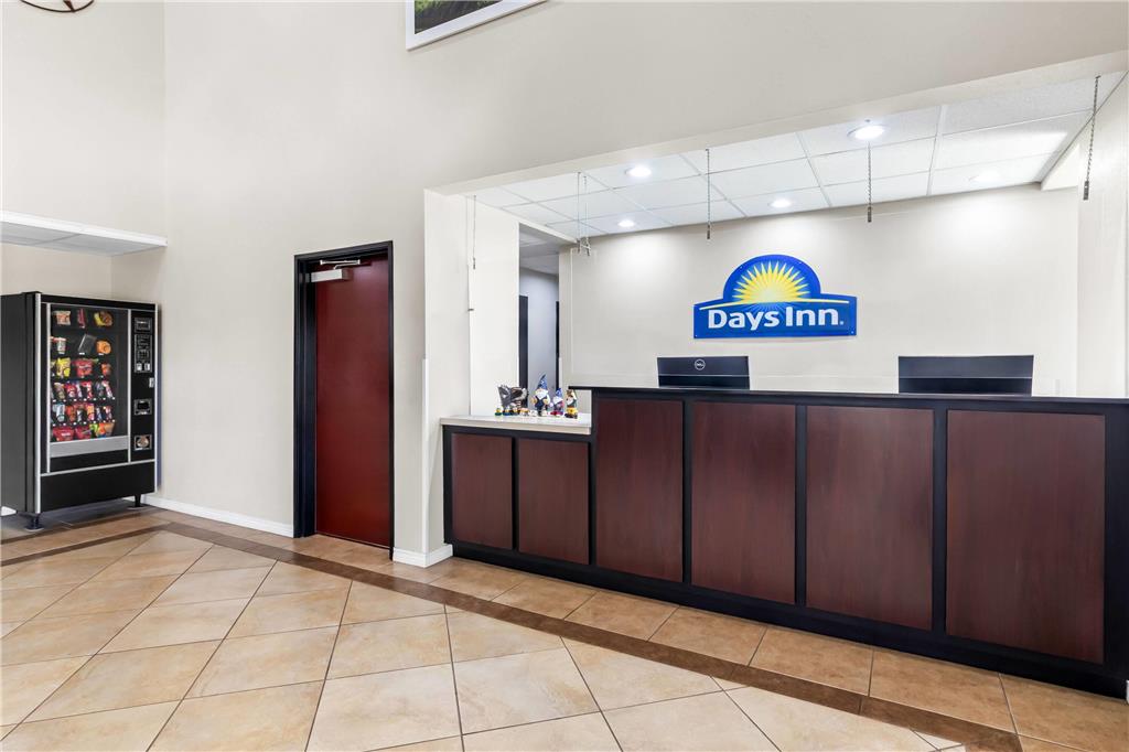 Days Inn by Wyndham Rockdale Texas - photo 6
