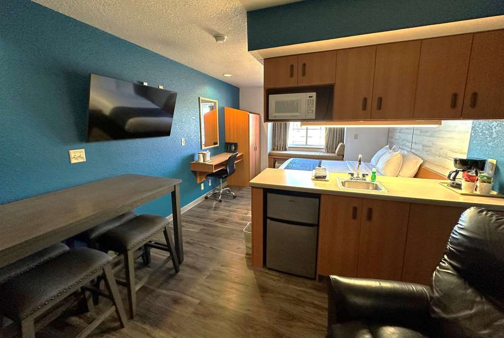 Microtel Inn & Suites by Wyndham Tomah - photo 11