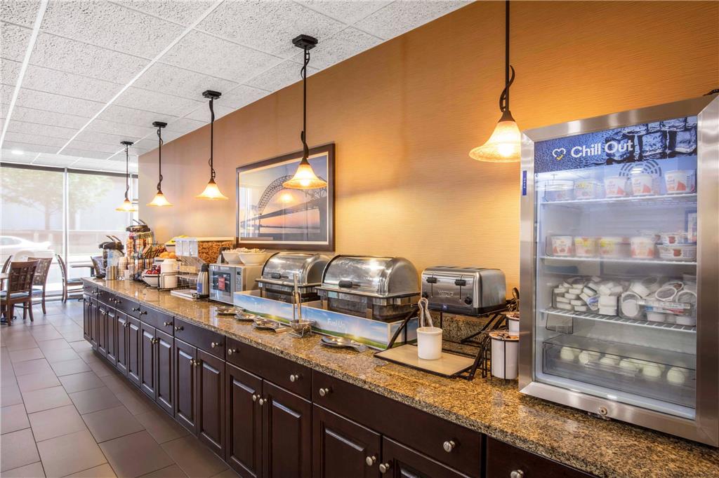 Comfort Inn Memphis Downtown - photo 37