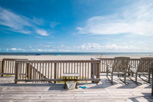 Beside the Sea by Oak Island Accommodations - photo 11