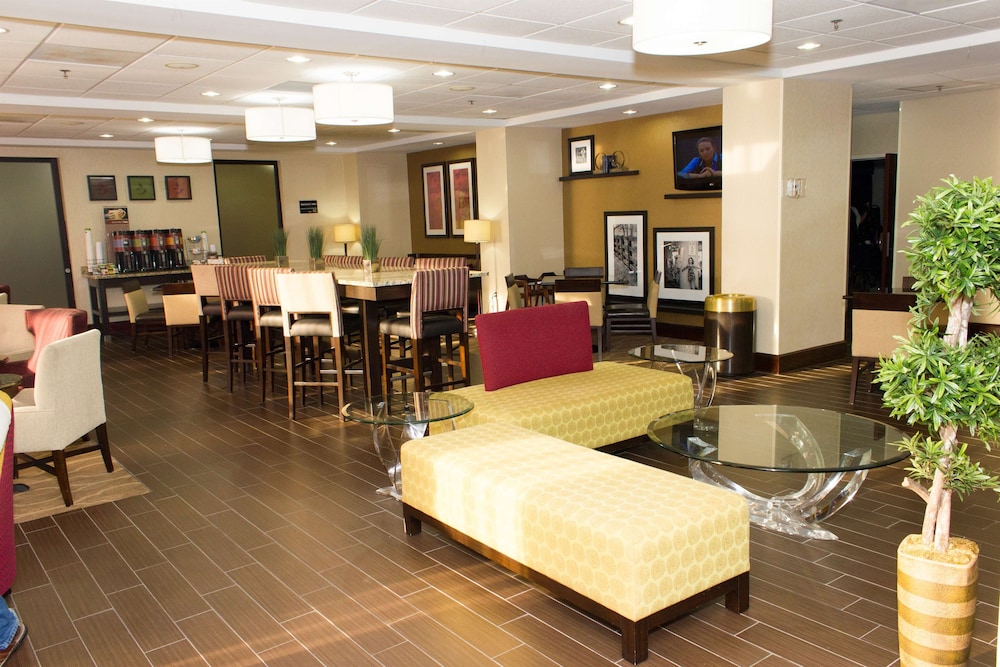 Hampton Inn Atlanta Fairburn - photo 10