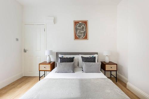 Stylish One Bedroom Apartment in Greater London — 4-Star Luxury Hotel in London, United Kingdom