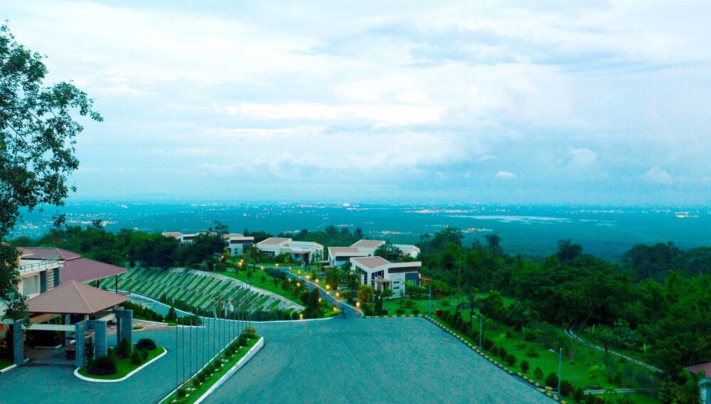 Mount Pleasant Hotel - carbon neutral hotel in Nay Pyi Taw