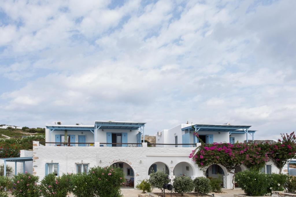 Ergina Summer Resort in Antiparos, Greece