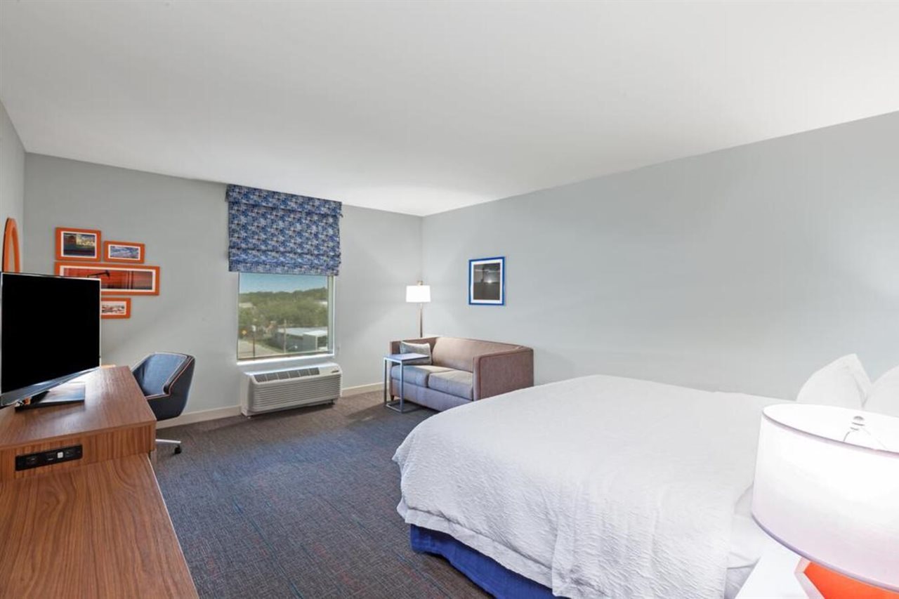 Hampton Inn Ozona - photo 4