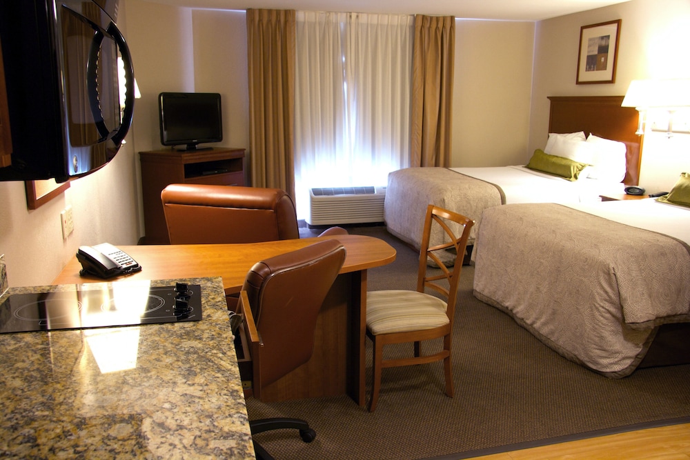 Candlewood Suites Champaign Urbana University Area by IHG - photo 11