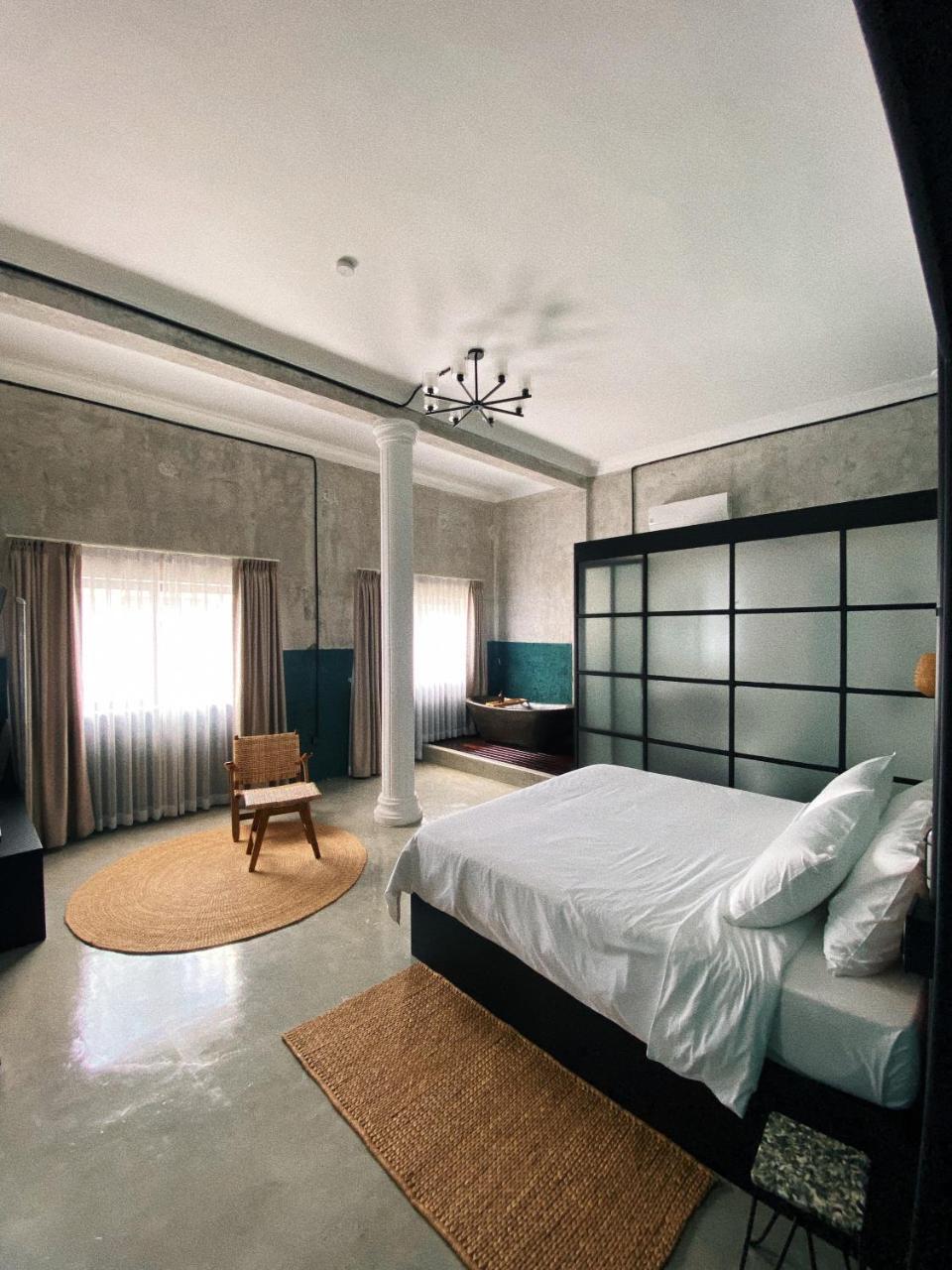 Sundays Café & Vegan Hotel — 4-Star Luxury Hotel in Phnom Penh, Cambodia