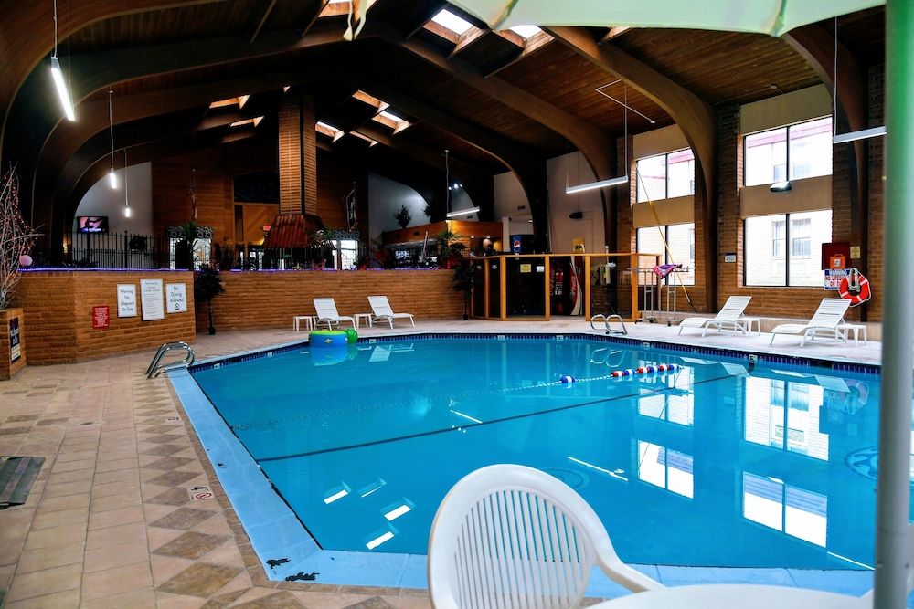 Douglas Inn & Conference Center - photo 7