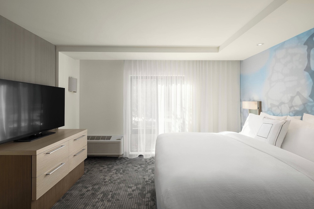 Courtyard By Marriott Seattle Northgate - photo 12