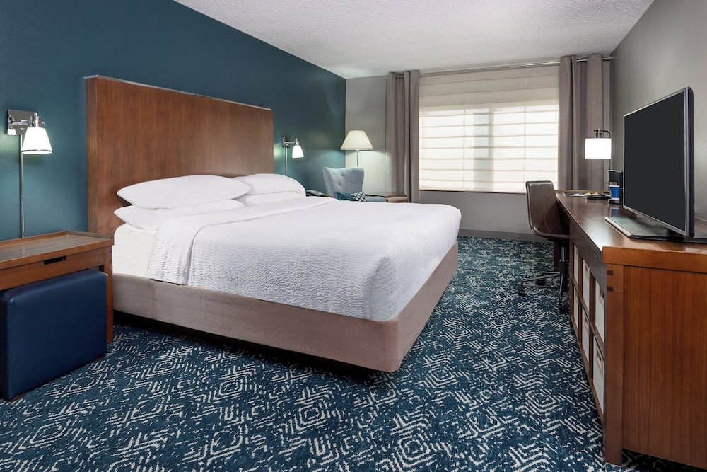 Four Points by Sheraton Huntsville Airport - photo 10