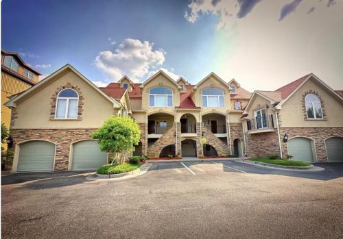 Bill s On Little Pigeon River — 4-Star Luxury Hotel in Pigeon Forge, United States
