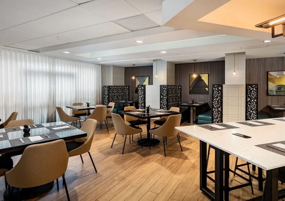 Hilton Garden Inn Los Angeles Hollywood - photo 17