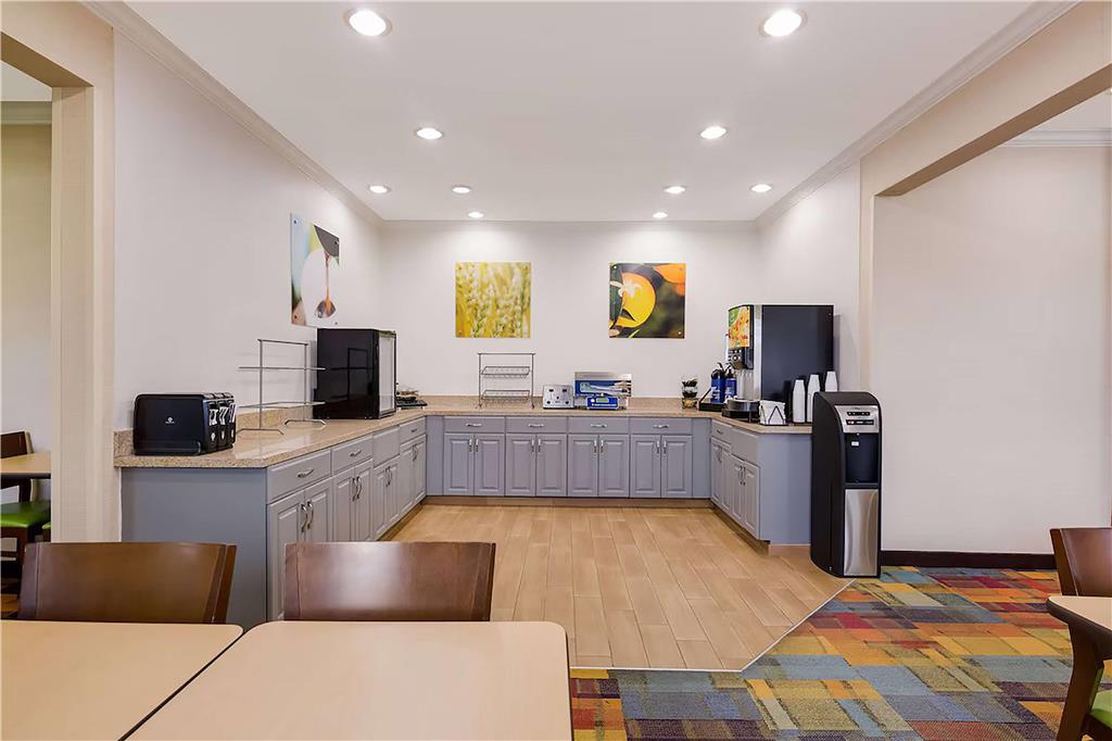Americinn By Wyndham Minot - photo 22