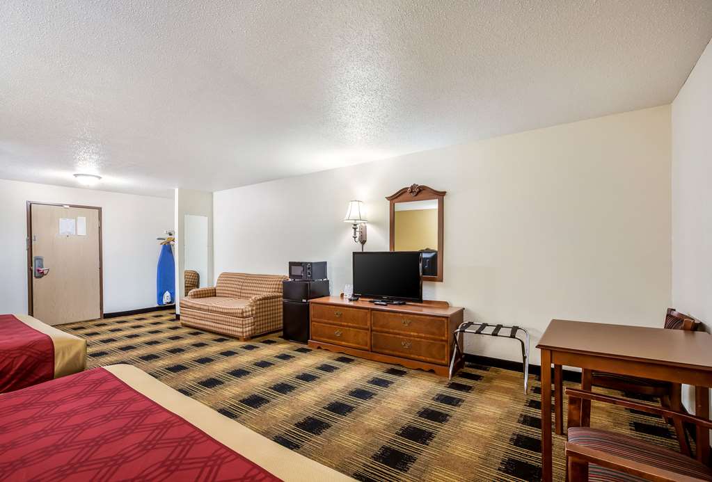 Econo Lodge Inn & Suites Fairview Heights St. Louis - photo 16