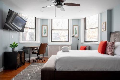 Cozy Back Bay Studio and Close to Fenway — 4-Star Luxury Hotel in Boston, United States