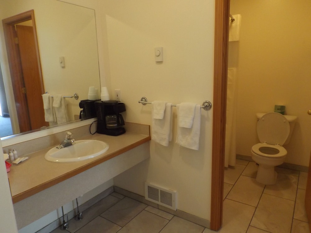 Clark Fork Lodge - photo 15