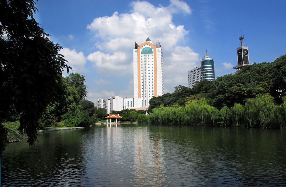Excemon Hefei Peace Hotel - carbon neutral hotel in Weifang