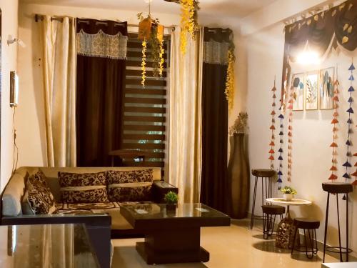 3 BHK Condo For Family On Manali Expressway