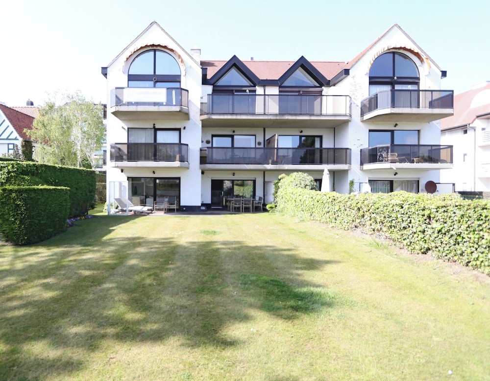 Apartment in Het Zoute near Beaches — 4-Star Luxury Hotel in Knokke-Heist, Belgium
