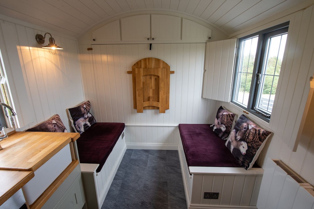 Shepherds Hut — Inverness — photo 5