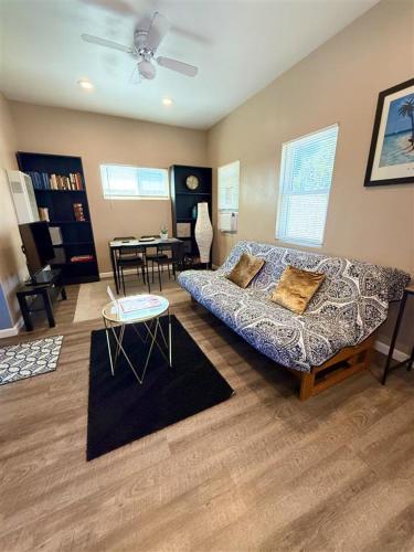 The studio apartment in Clairemont New AC unit — 4-Star Luxury Hotel in San Diego, United States