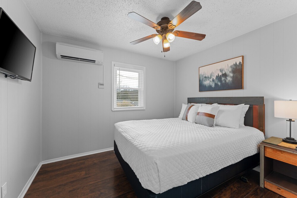 Silver Cove Resort on Table Rock Unit 6 - photo 5
