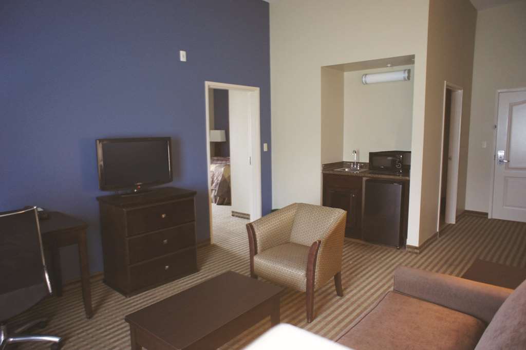 La Quinta Inn & Suites by Wyndham Broussard Lafayette Area - photo 21