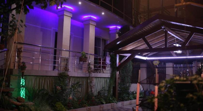 Maksim - carbon neutral hotel in Divnomorskoye