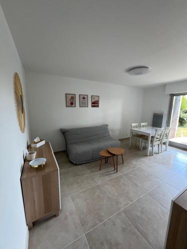 Logement Cosy Avec Jardin in Cabourg, France