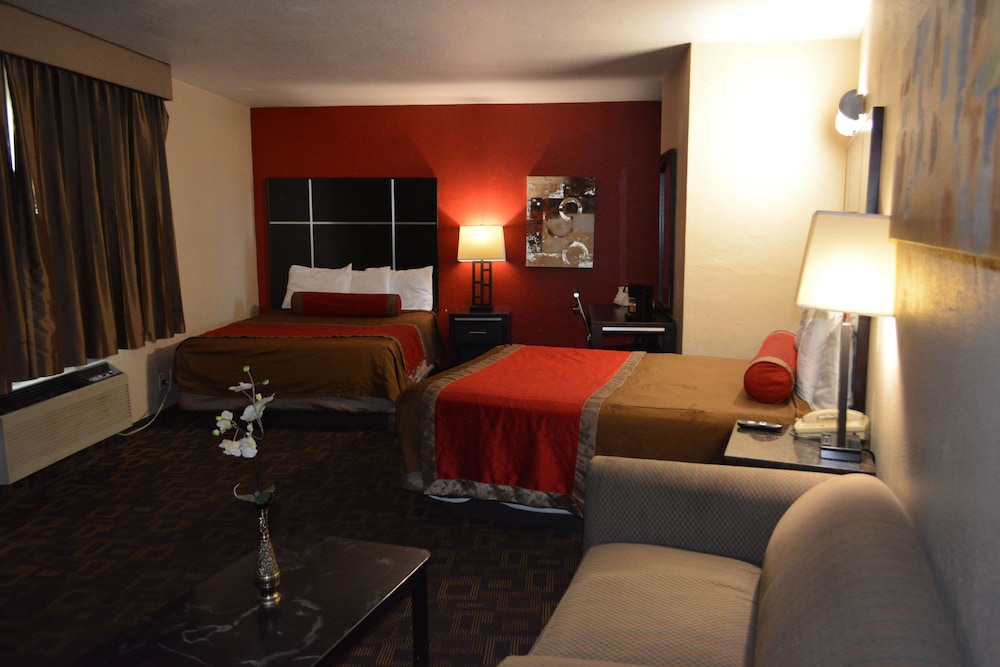 Harbor Inn & Suites - photo 17