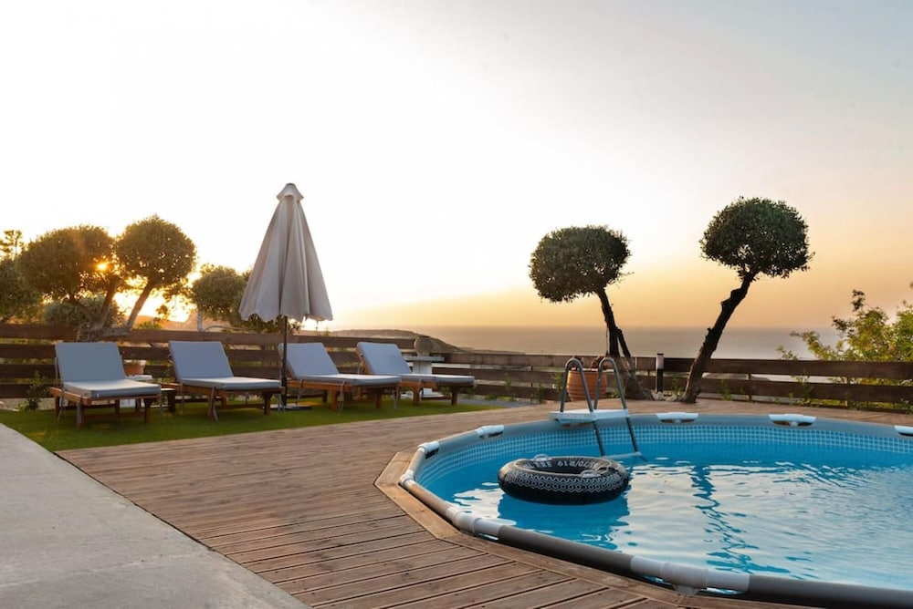 Sunset bliss villa in Karteros — 4-Star Luxury Hotel in Hersonissos, Greece