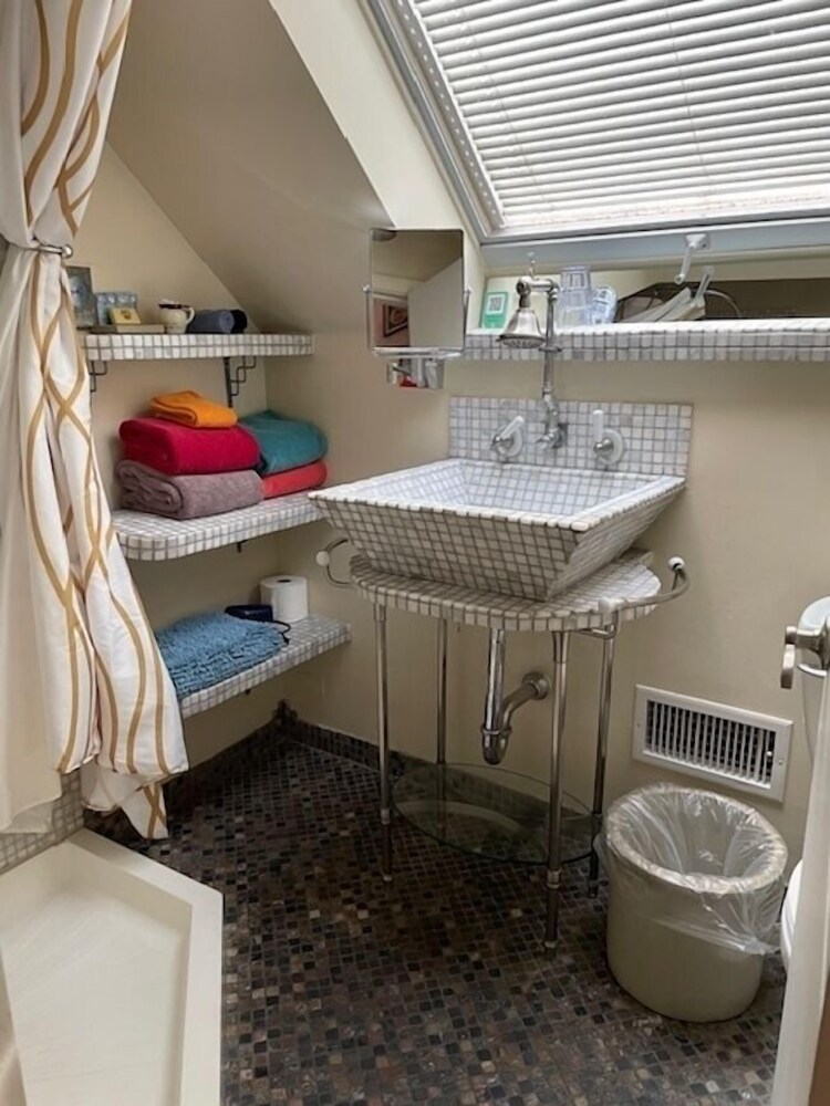 Ray's Bucktown B&B - photo 39