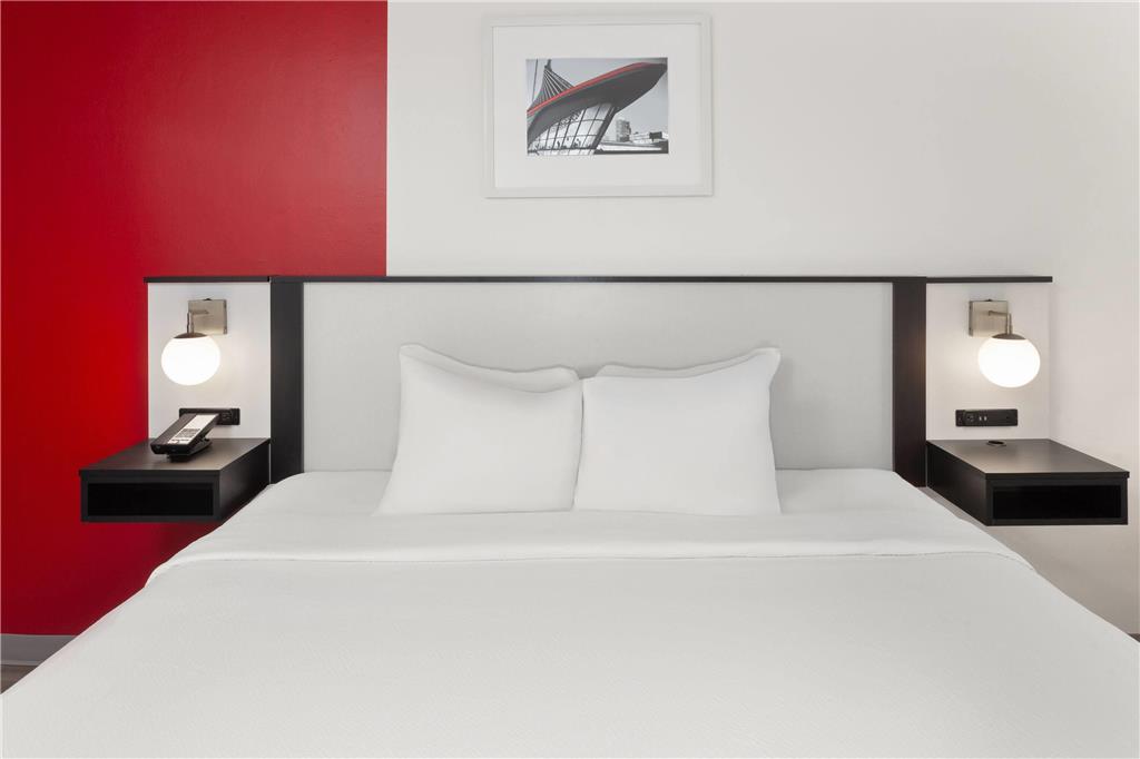 Ramada by Wyndham Milwaukee - photo 13