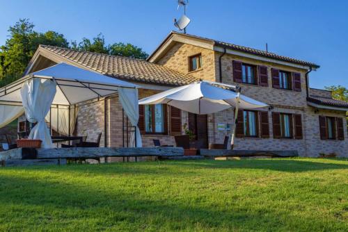 Casa Vacanze Campidoglio — 4-Star Luxury Hotel in Monte Vidon Corrado, Italy